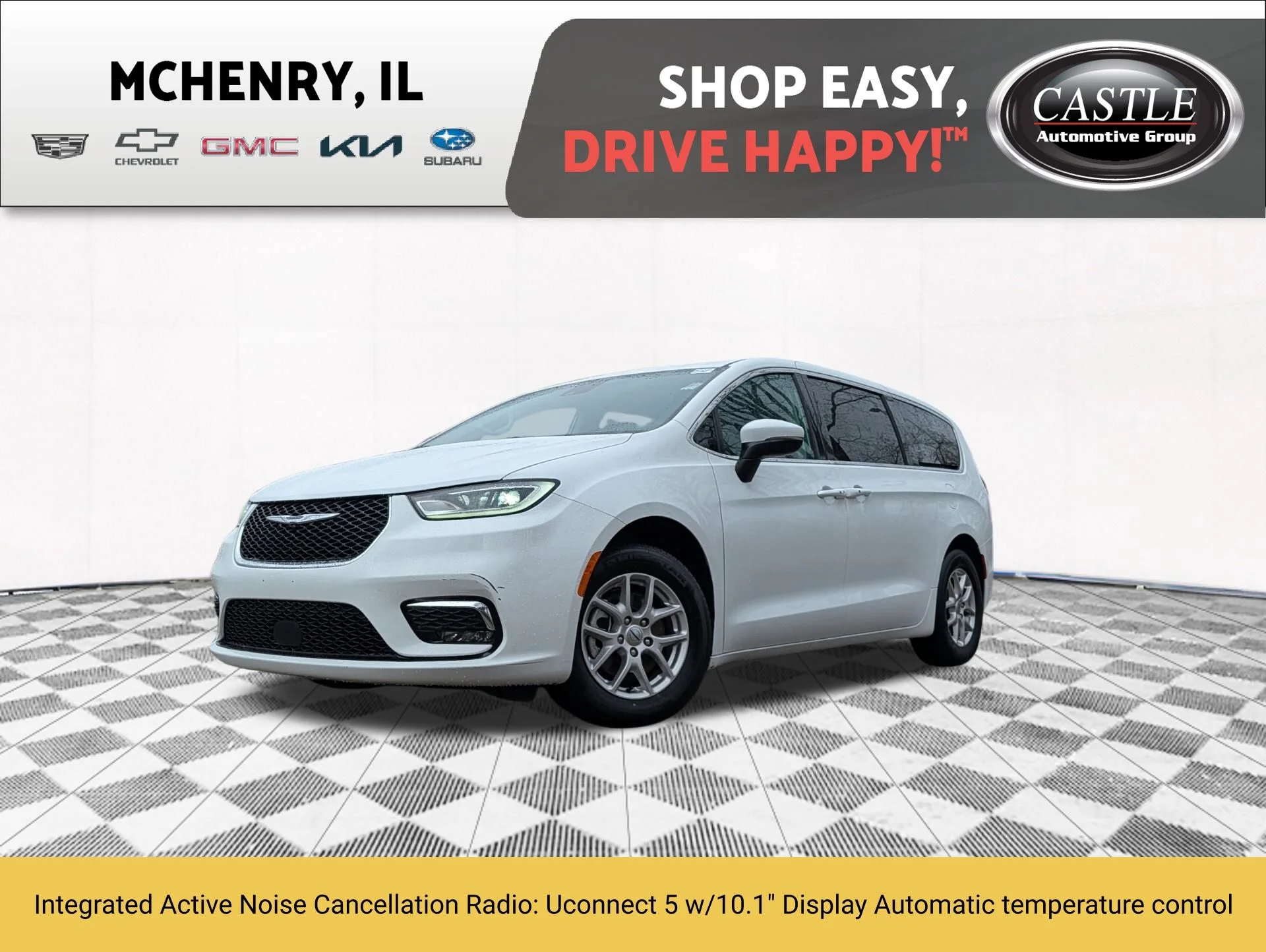 2023 Chrysler Pacifica Touring L's photo