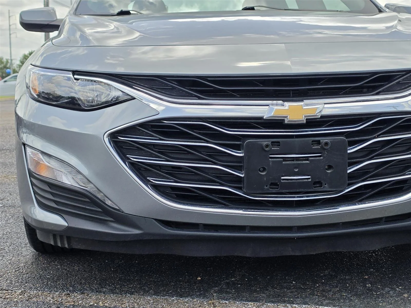 Used 2024 Sterling Gray Metallic Chevrolet LT image 3
