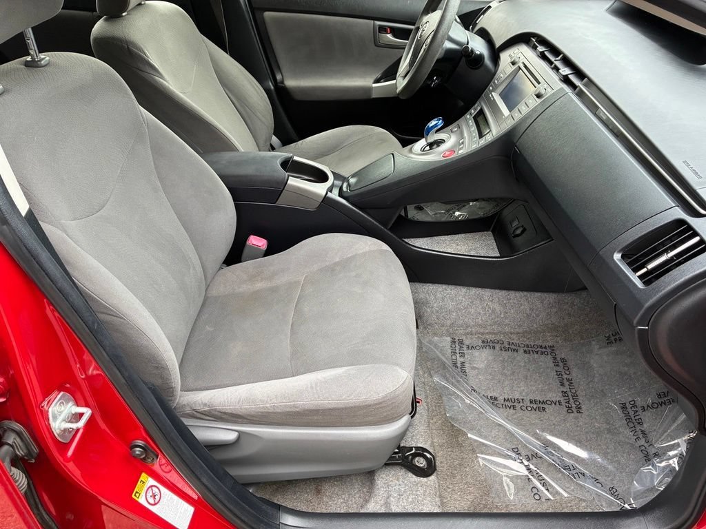 Used 2013 Red Toyota Three image 28