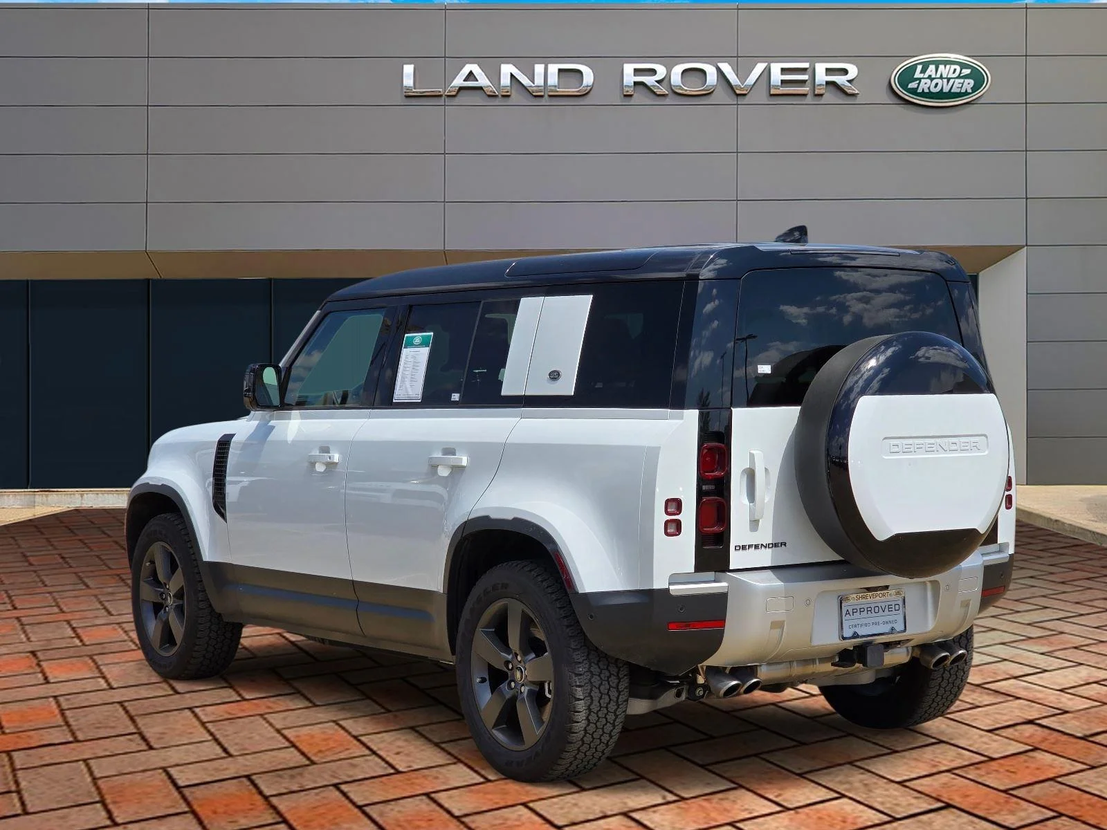 Certified Used 2024 Fuji White Land Rover SE image 6