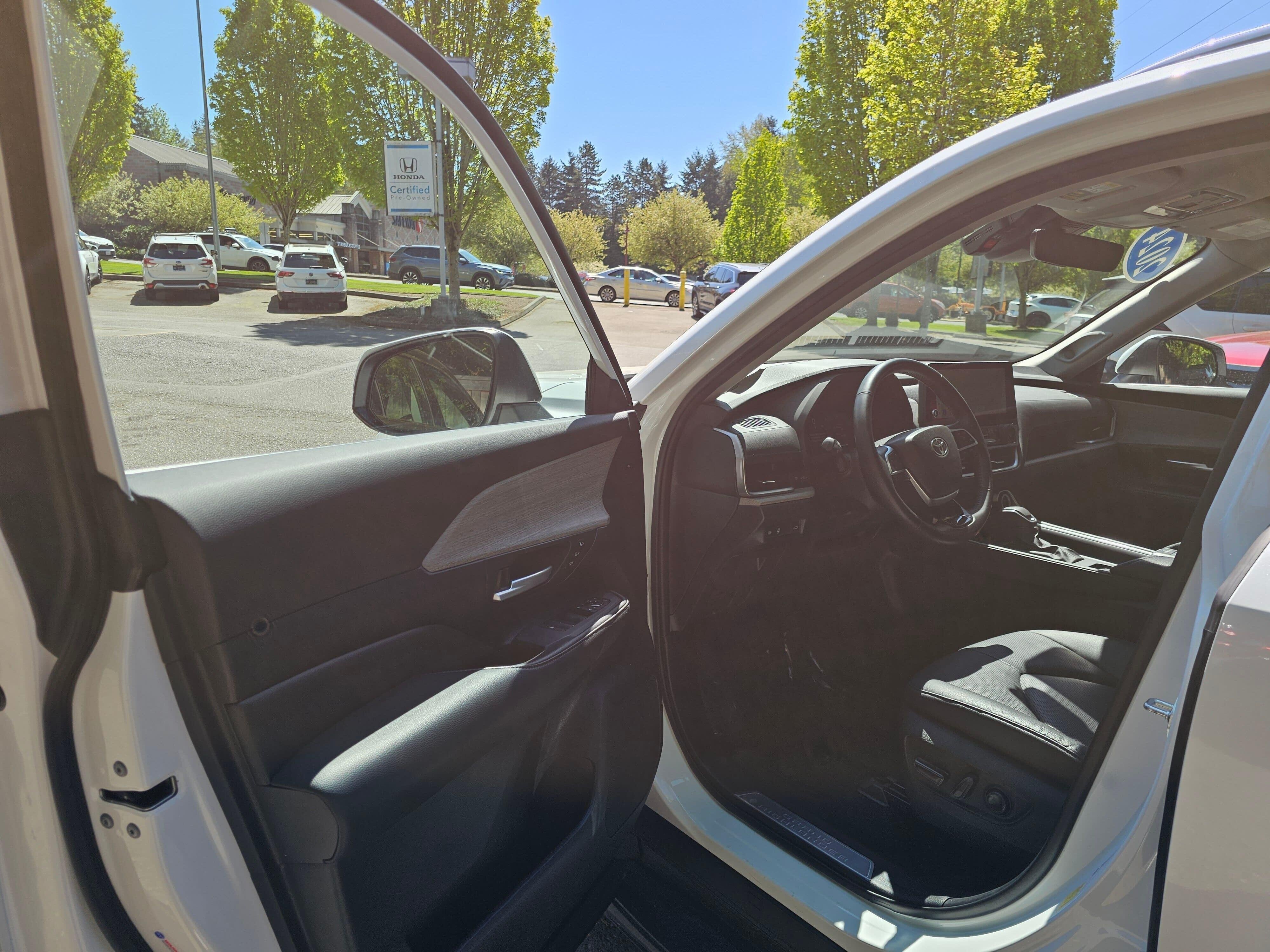 Used 2024 Wind Chill Pearl Toyota Limited image 21