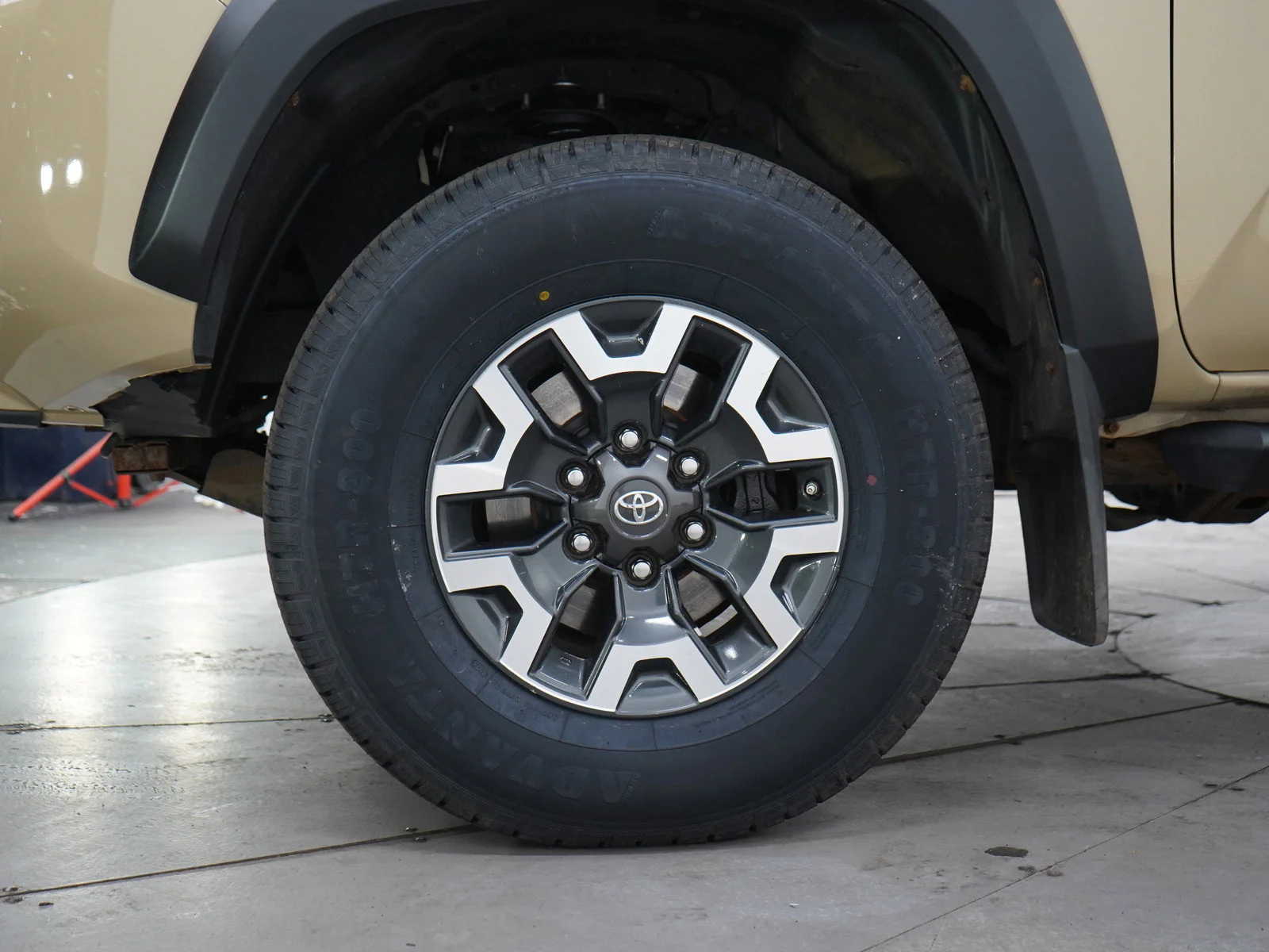 Used 2017 Quicksand Toyota TRD Off-Road image 28