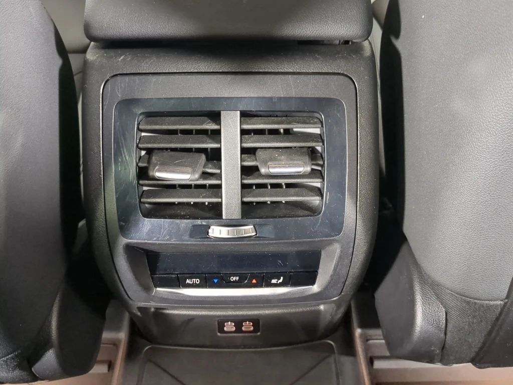 Used 2020 Black BMW xDrive30i image 24