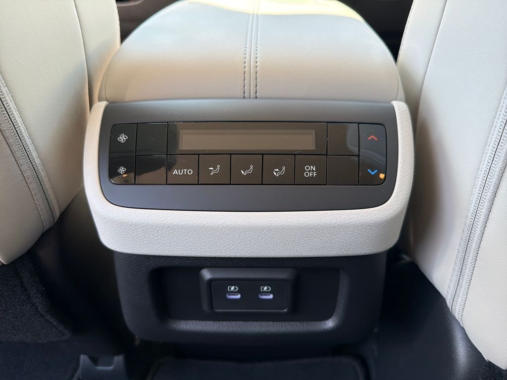 New 2026 Nissan Pathfinder SL 4D Sport Utility