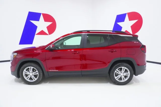 Used 2023  GMC SLE image 9