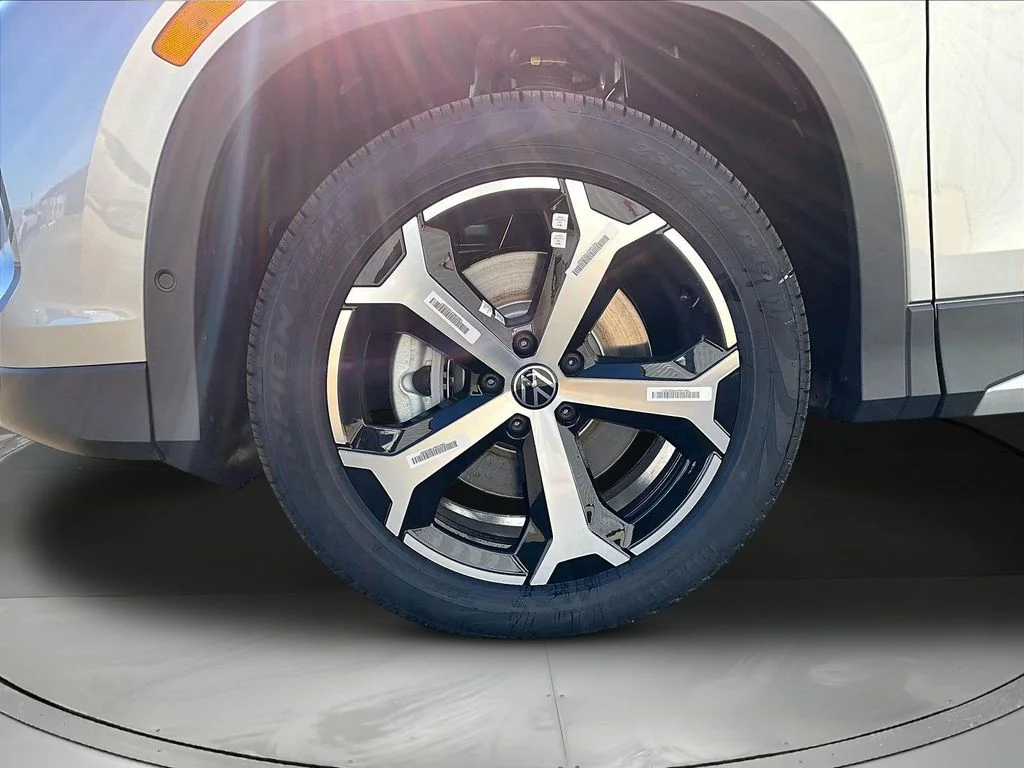 New 2026 Silver Volkswagen 2.0T SE image 12