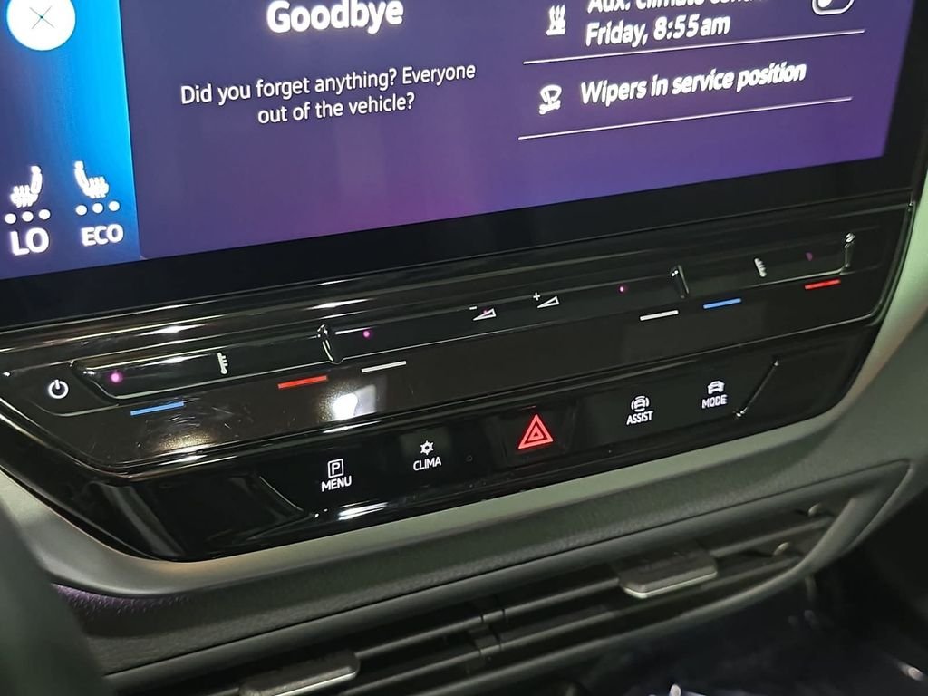Used 2021 Silver Volkswagen Pro S image 19