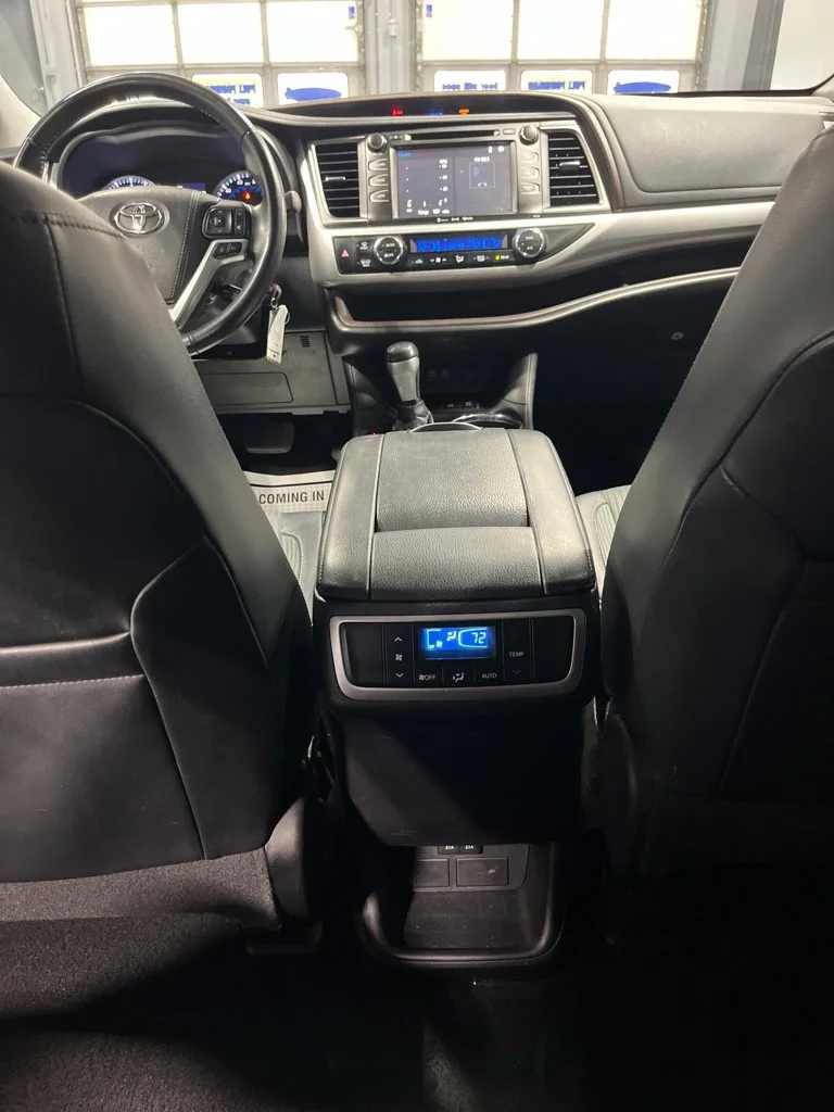 Used 2018 Blizzard Pearl Toyota LE Plus image 30