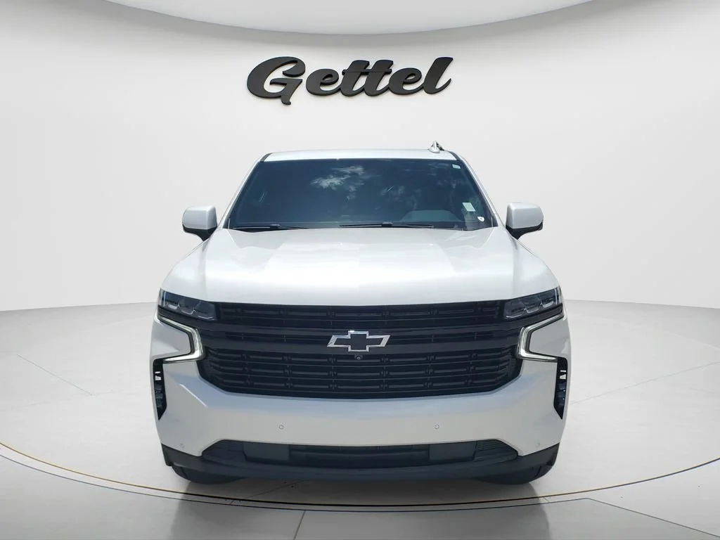 Used 2024 Iridescent Pearl Tricoat Chevrolet RST image 2