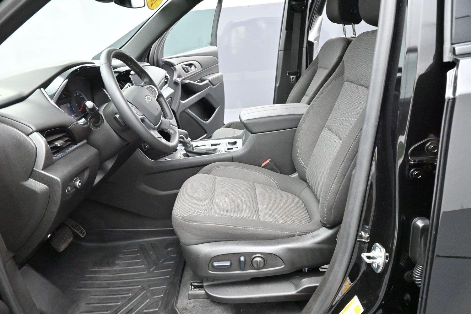 Used 2023 Mosaic Black Metallic Chevrolet LT Cloth image 12