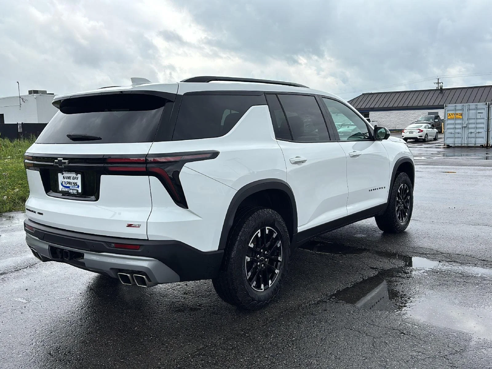 Used 2024 Summit White Chevrolet Z71 image 7