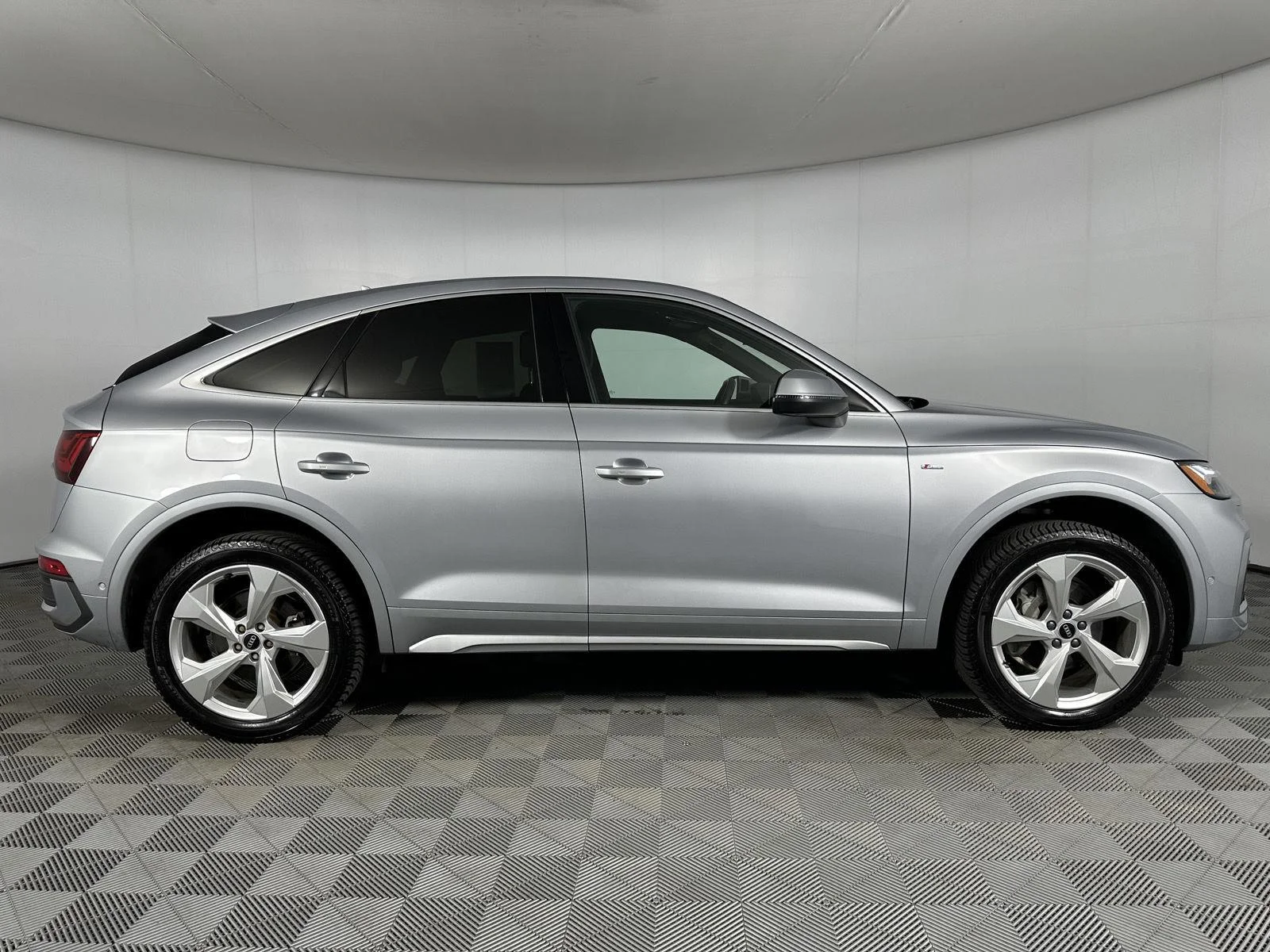 Used 2022 Florett Silver Metallic Audi S line Prestige image 29