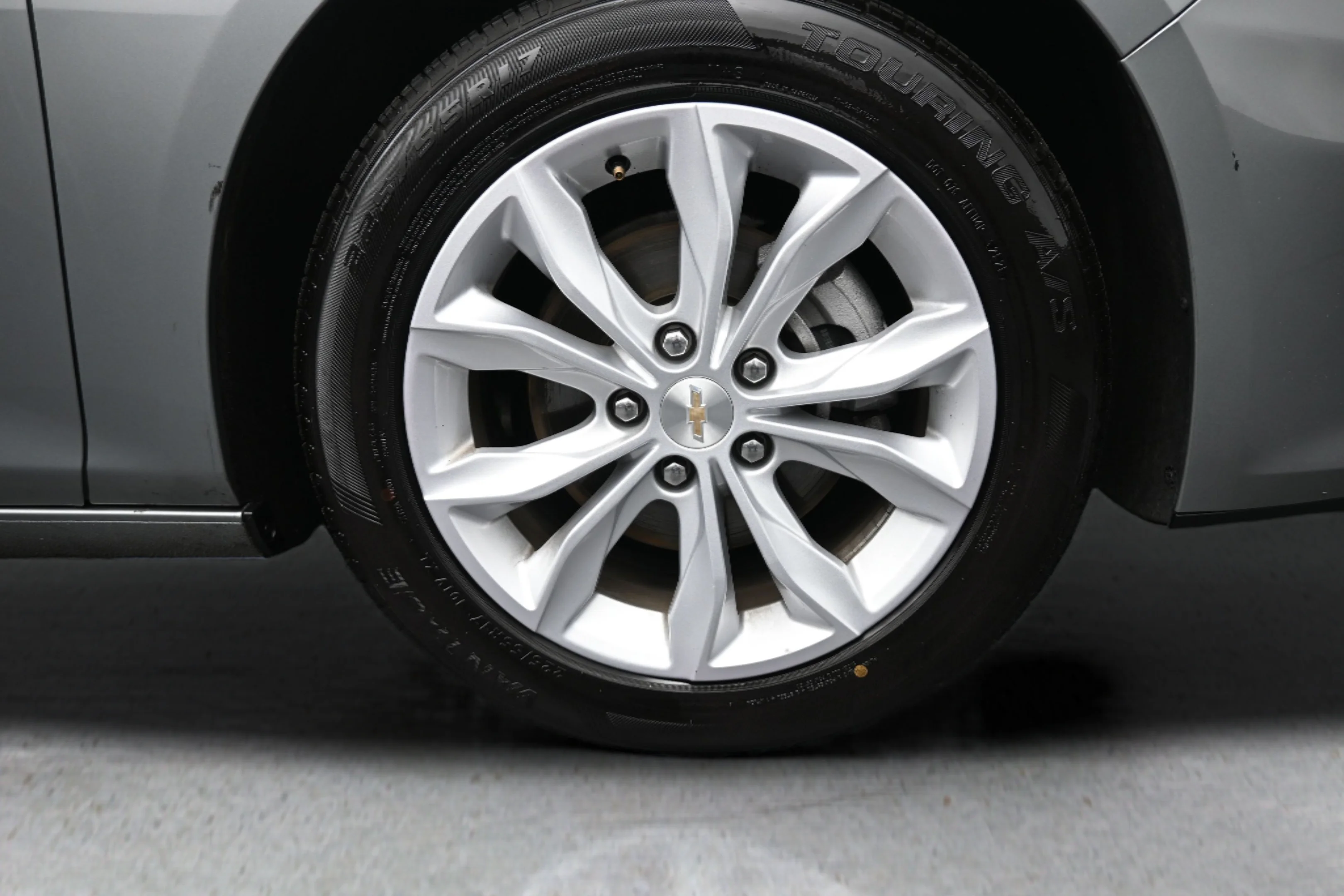Used 2025 Sterling Gray Metallic Chevrolet LT image 20