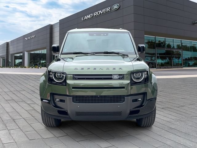 New 2026 Woolstone Green Land Rover X-Dynamic SE image 8