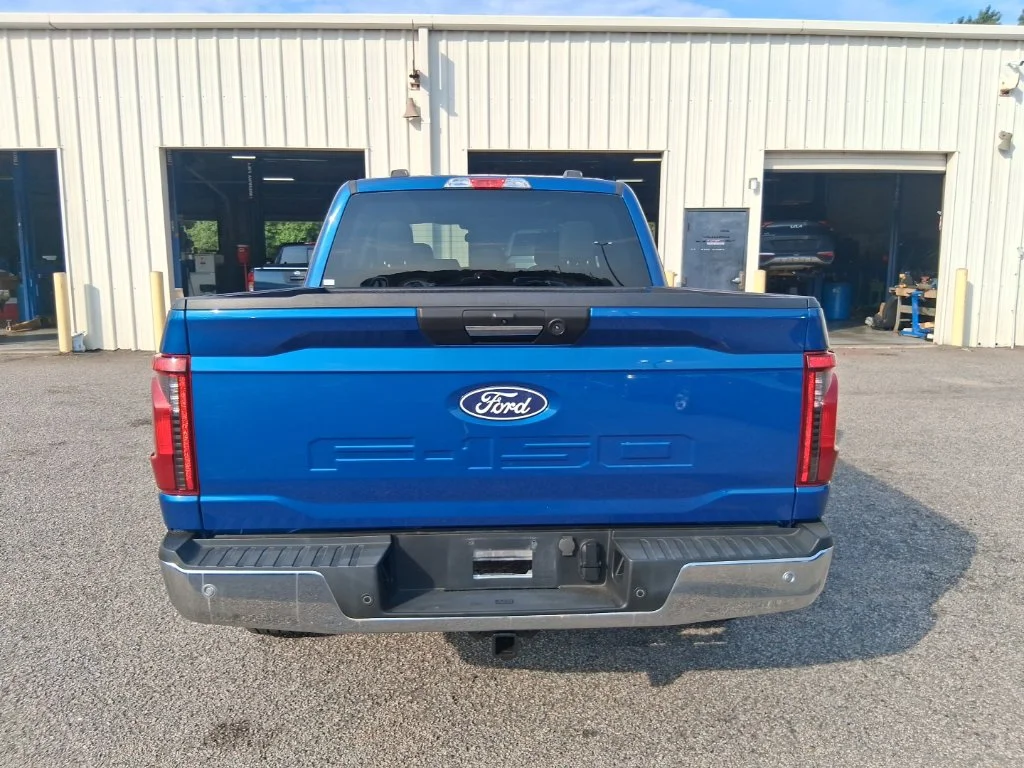 Used 2024 Blue Ford XLT image 4