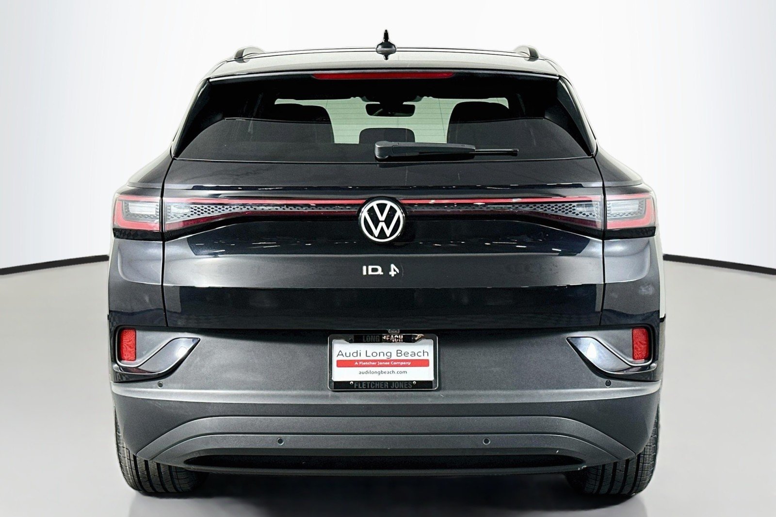 Used 2023 Deep Black Pearl Volkswagen Pro image 3