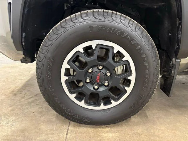Used 2024 OXIDE BRONZE ME. Toyota  image 9