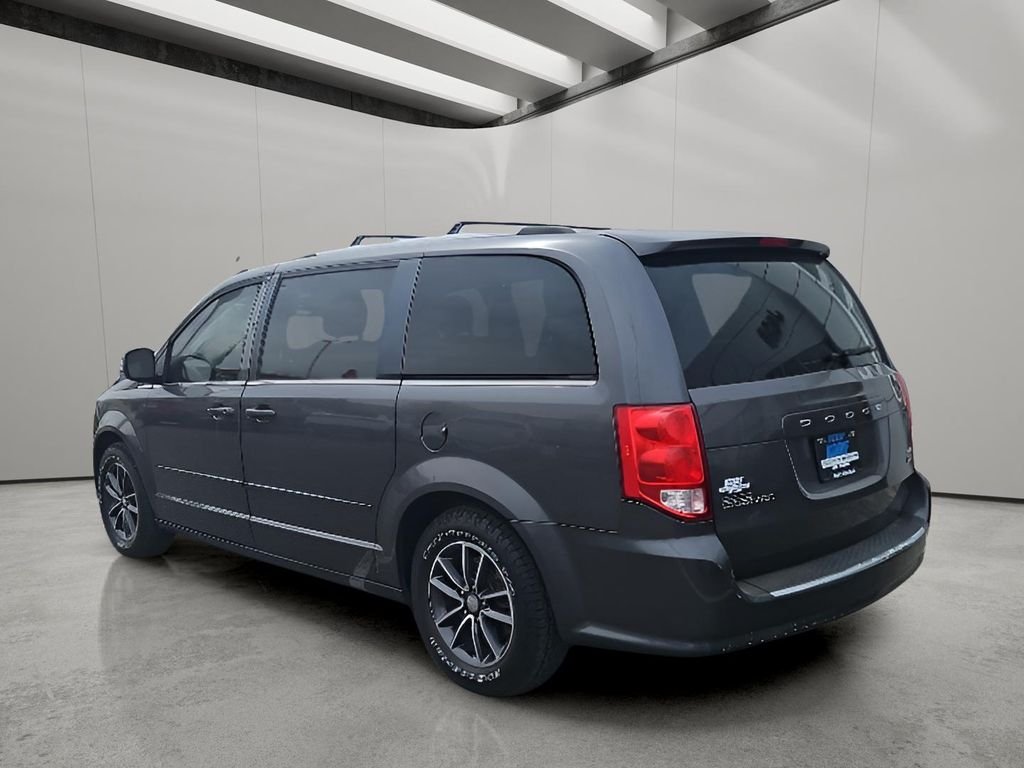 Used 2017 Granite Pearlcoat Dodge SXT image 3