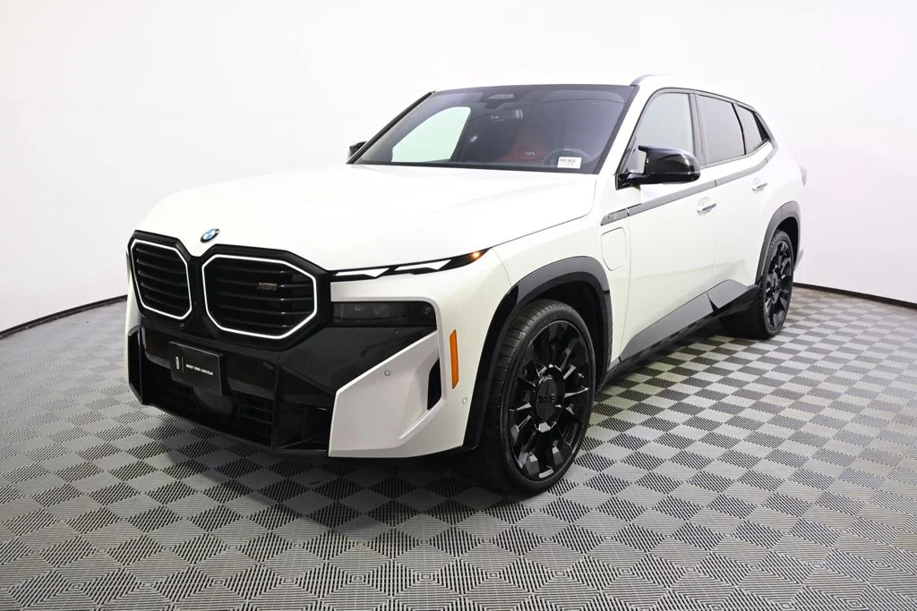 2023 BMW XM -'s photo
