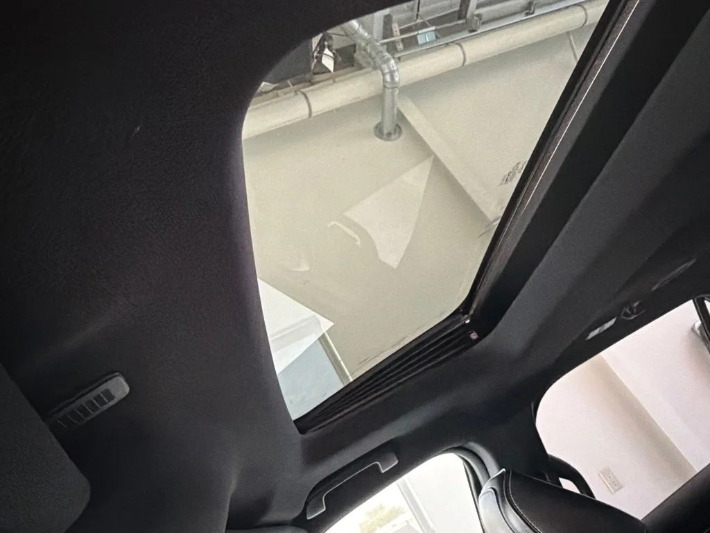 Used 2019 Black Metallic Ford Platinum image 16