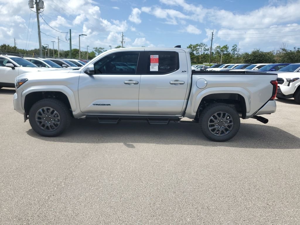 2025 Toyota Tacoma SR5 - Photo 8
