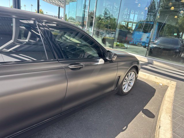 Used 2020 Gray Metallic BMW 740i 4D Sedan image 5