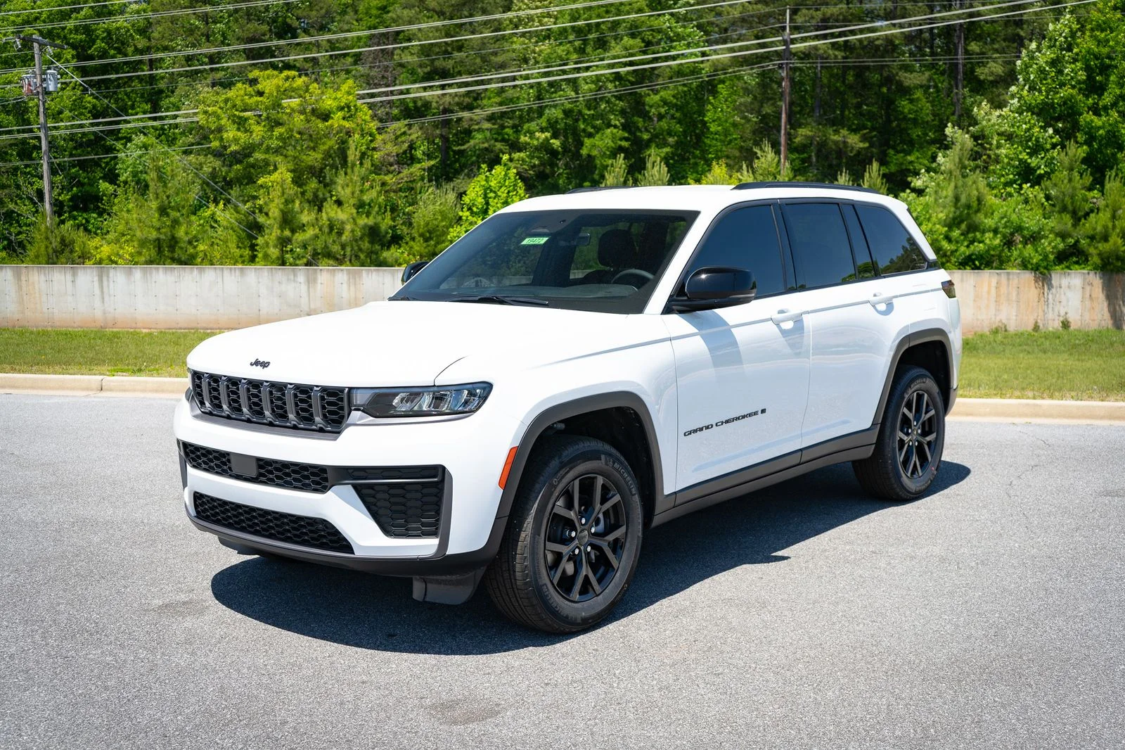 New 2026 Bright White Clear-Coat Exterior Paint Jeep Altitude image 3