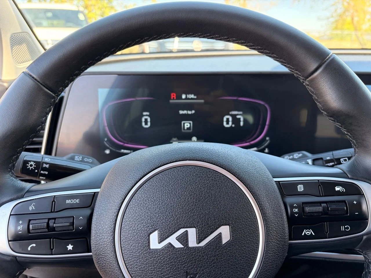 Used 2025 Glacial White Pearl Kia EX image 27