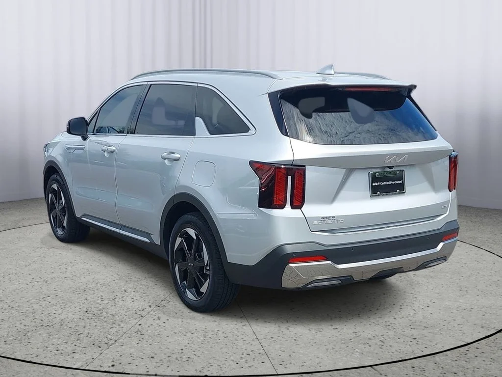 Used 2025 Silver Kia EX image 5