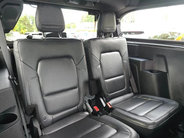 Used 2025 Gray Ford Badlands image 14