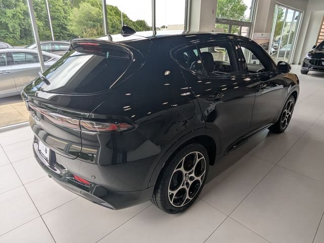 New 2025 Alfa Black Exterior Paint Alfa Romeo Base image 4