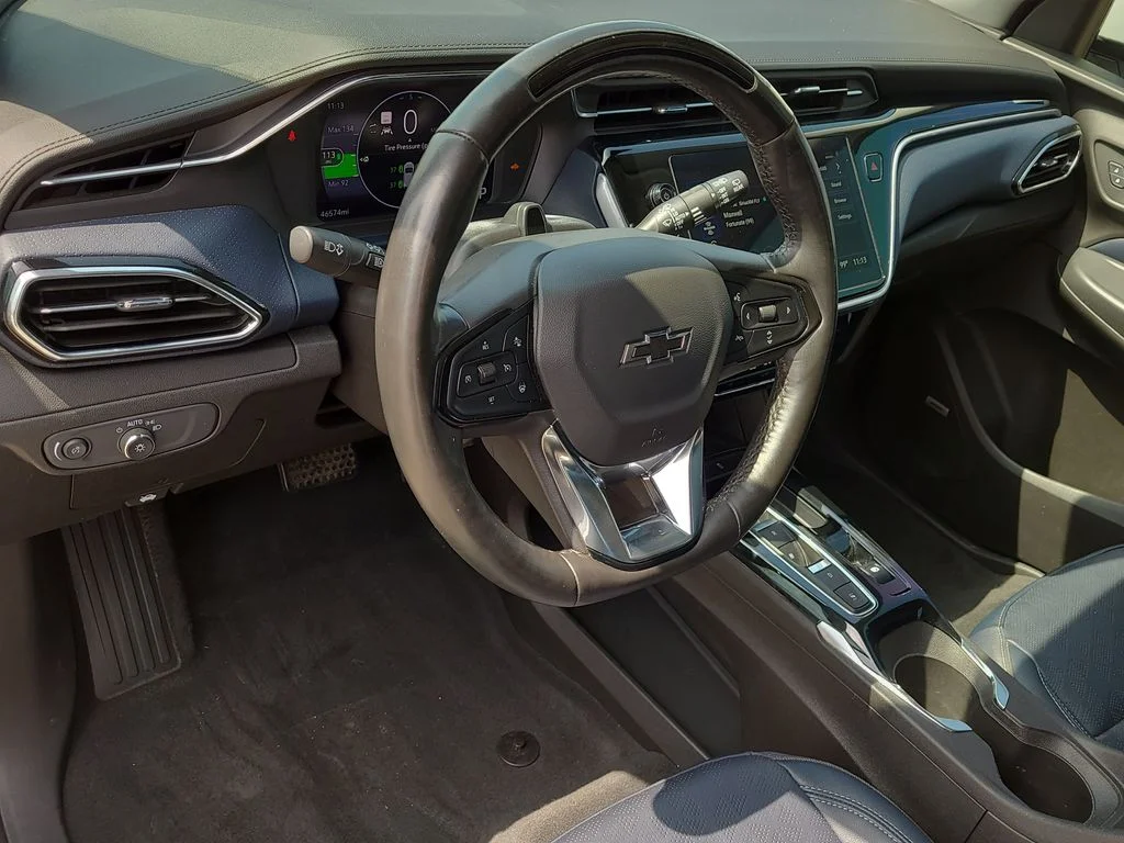 Used 2023 White Chevrolet Premier image 24