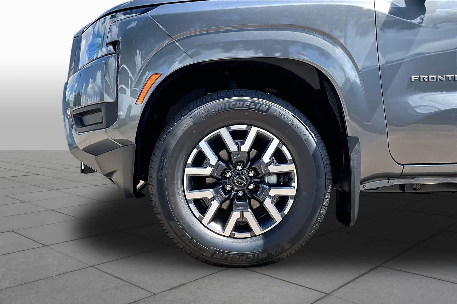 New 2027 Gun Metallic Nissan SV image 9