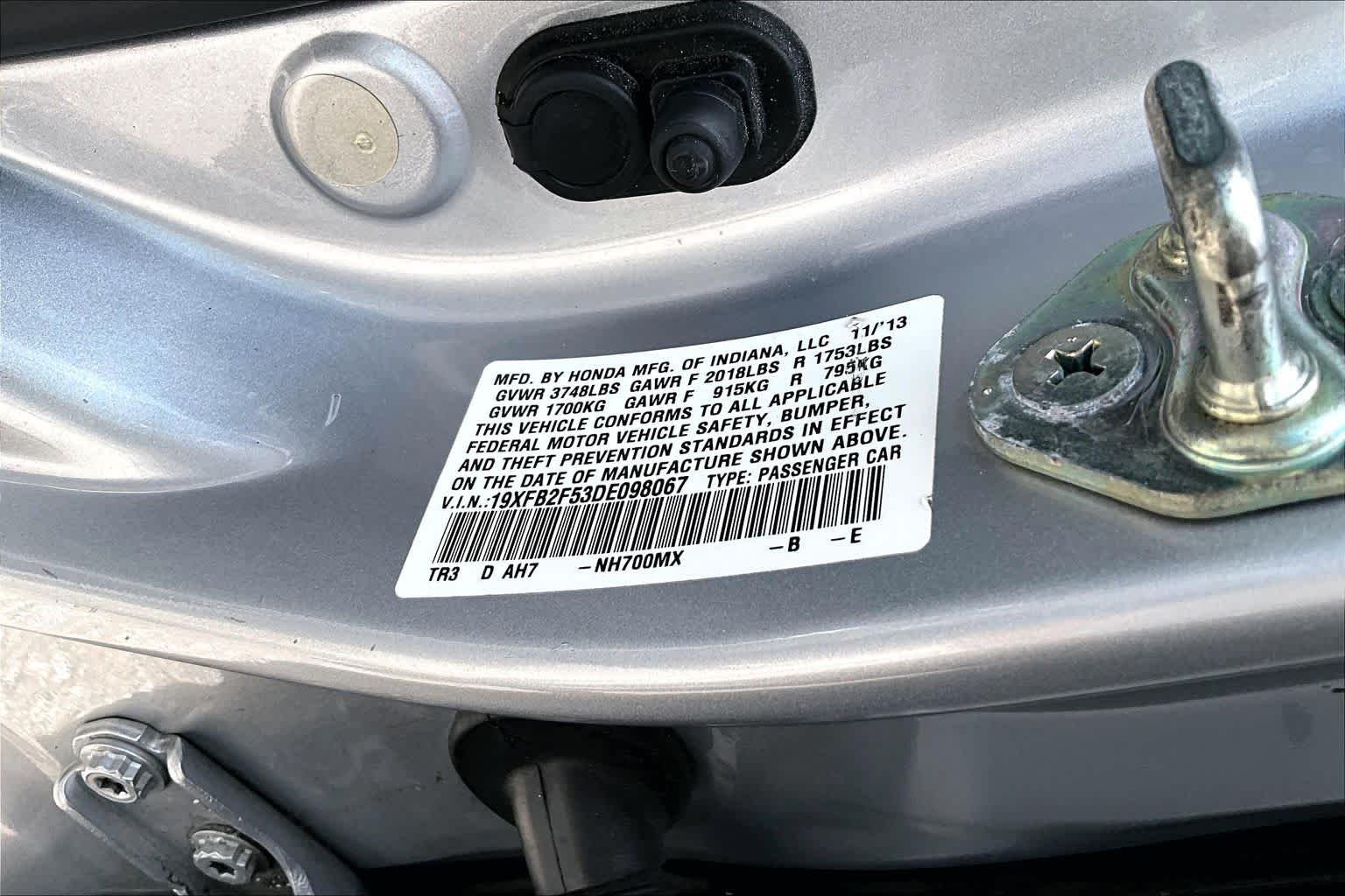 Used 2013 Alabaster Silver Metallic Honda LX image 35