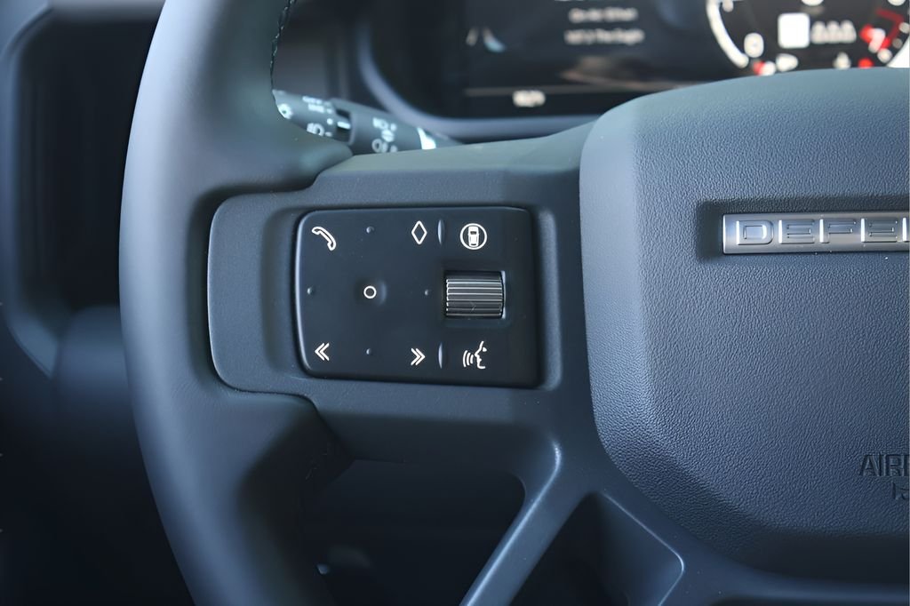 New 2026 Woolstone Green Land Rover X-Dynamic SE image 19