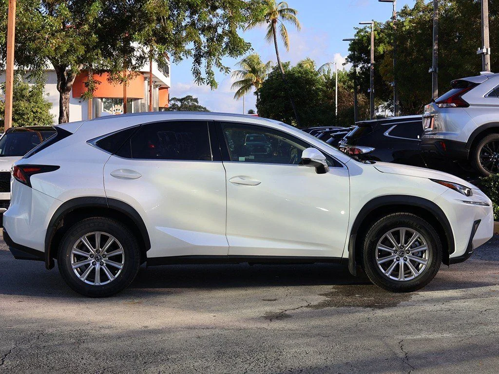 2021 Lexus NX 300 - Photo 16
