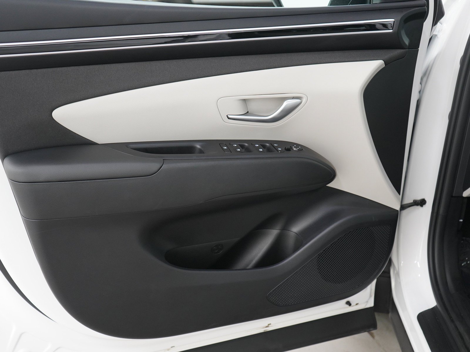 Used 2024 White Pearl Hyundai SEL AWD *Ltd Avail* image 17
