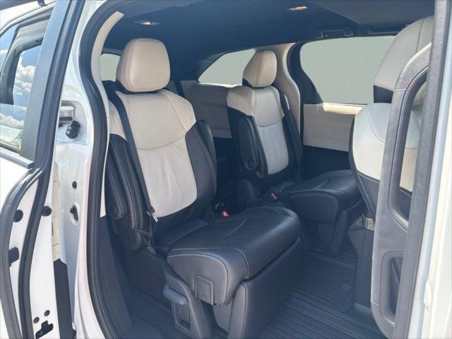 Certified Used 2026 WIND CHILL PEARL Toyota  image 22
