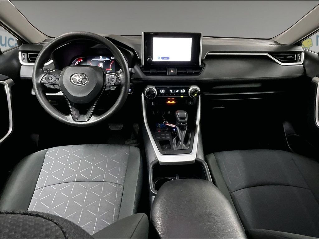 Used 2025  Toyota XLE image 21