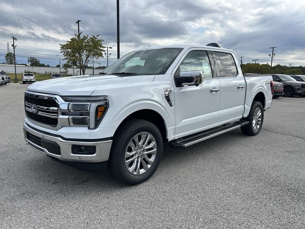 New 2026 Oxford White Ford Lariat® image 7
