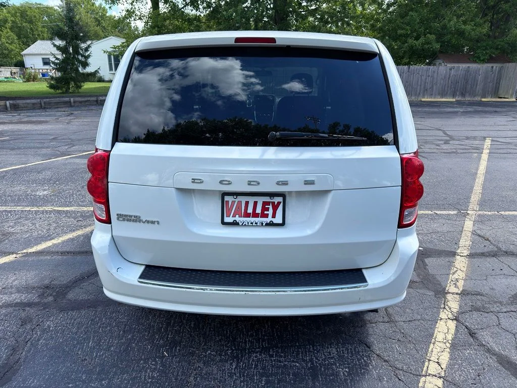 Used 2013 White Dodge SE image 10
