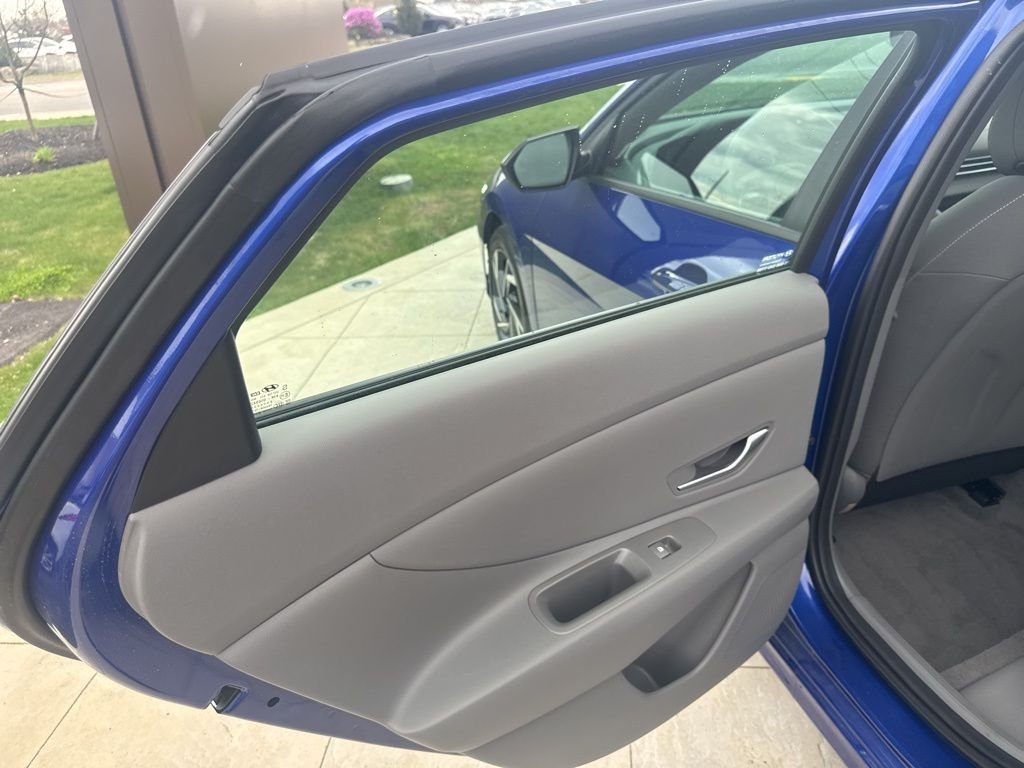 2025 Hyundai Elantra SEL - Photo 28