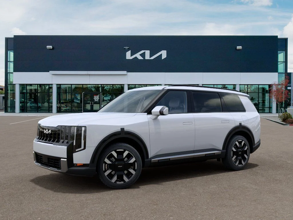 New 2027 White Kia S image 3