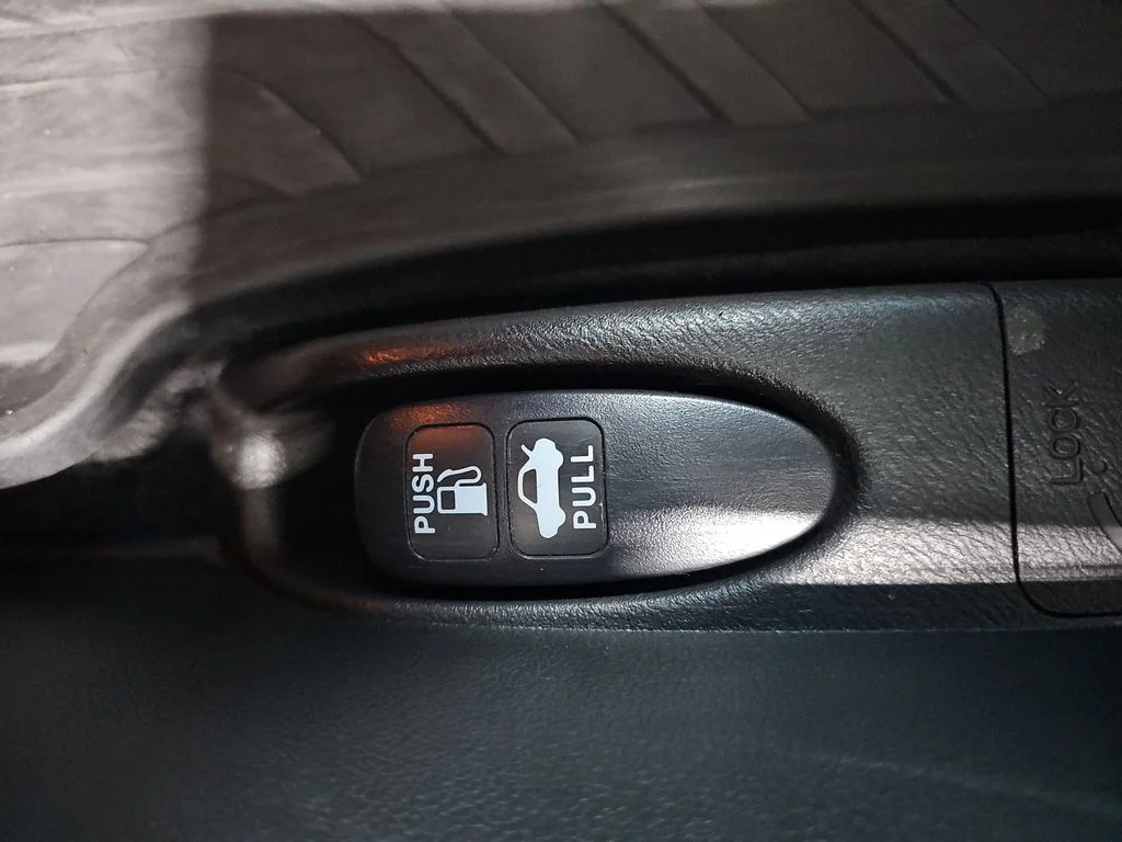 Used 2013  Acura 2.0L image 16