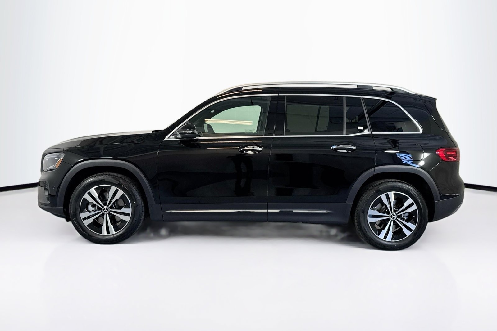 New 2026 Night Black Mercedes-Benz GLB 250 image 8