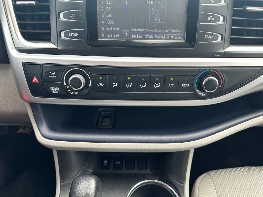 Used 2016 White Toyota LE image 18