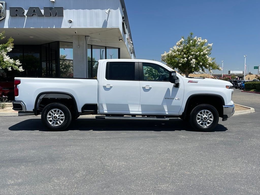 Used 2024 White Chevrolet LT image 3