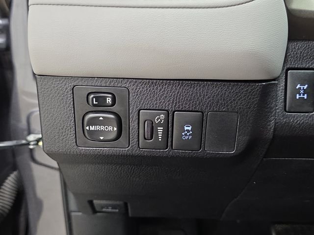 Used 2015 Gray Toyota XLE image 23