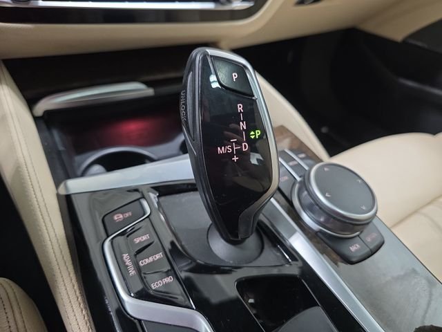 Used 2019 Carbon Black Metallic BMW M550i xDrive image 24