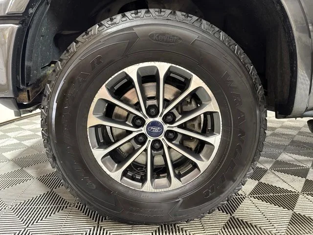 Used 2018 Magnetic Metallic Ford XLT image 10
